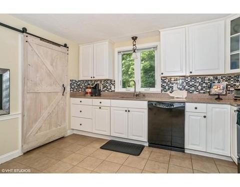 7 Surrey Ln, Barnstable, MA 02630 photo 4
