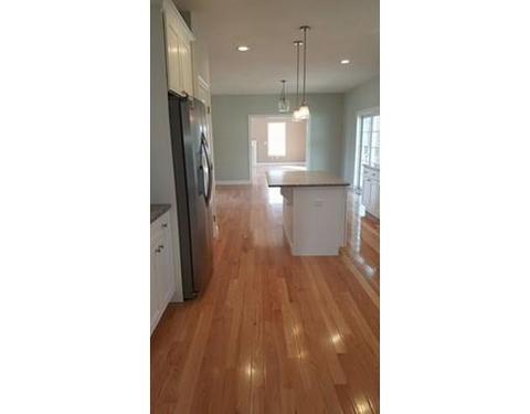 16 Pond St, Mendon, MA 01756 photo 2