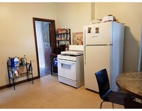 68 King St, Springfield, MA 01109 photo 4