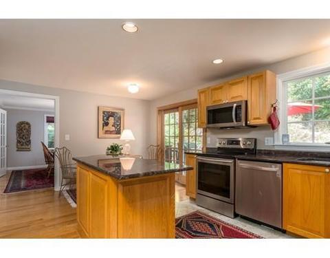 8 Eagle Ln, Beverly, MA 01915 photo 3