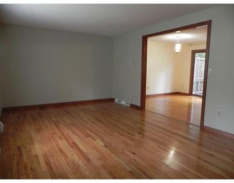 35 Senator St, Springfield, MA 01129 photo 5