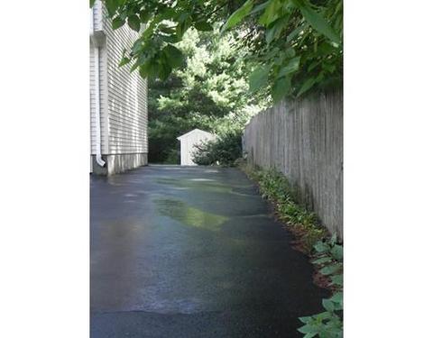 35 Senator St, Springfield, MA 01129 photo 11