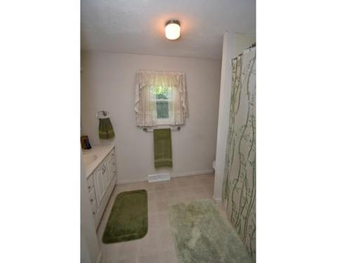 54 Oliver St, Easthampton, MA 01027 photo 20