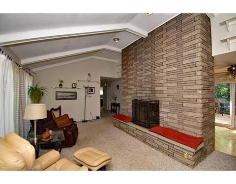54 Oliver St, Easthampton, MA 01027 photo 11
