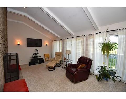 54 Oliver St, Easthampton, MA 01027 photo 9