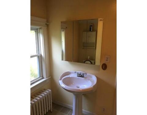 40 Acacia St, Fall River, MA 02720 photo 11