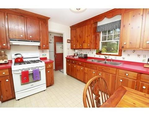 47 Avon Rd, Wellesley, MA 02482 photo 8