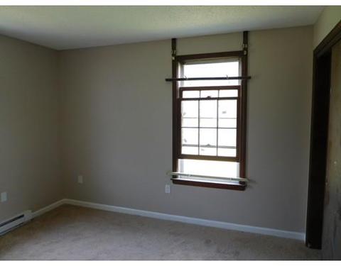 71 Ely St, Holyoke, MA 01040 photo 9