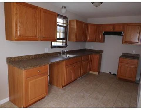 71 Ely St, Holyoke, MA 01040 photo 6