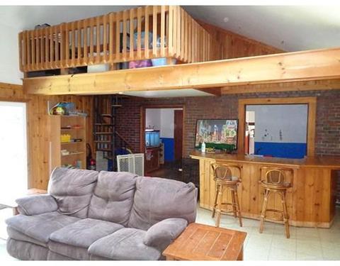 62 Ridgewood Dr, Russell, MA 01071 photo 2