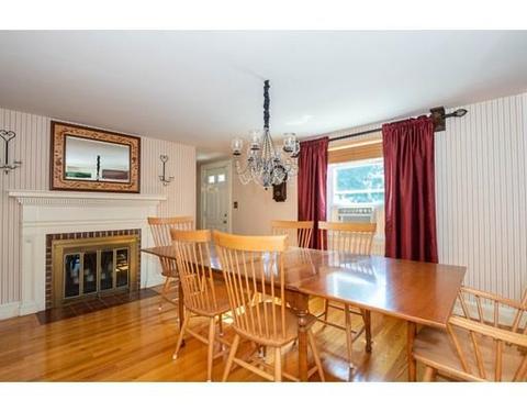 8 Davis Rd, Beverly, MA 01915 photo 4