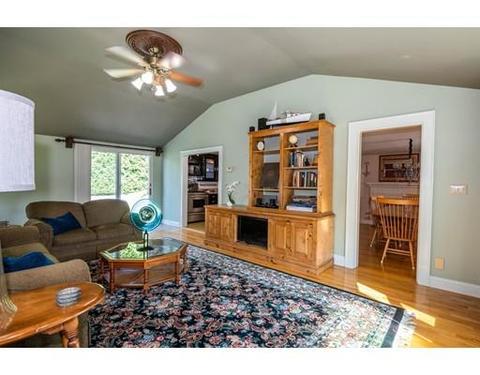 8 Davis Rd, Beverly, MA 01915 photo 9