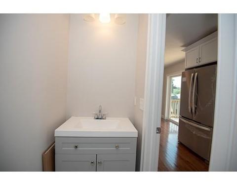 48 Standish St, Worcester, MA 01604 photo 5