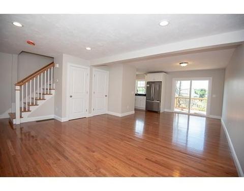 48 Standish St, Worcester, MA 01604 photo 8