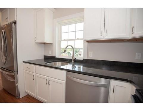 48 Standish St, Worcester, MA 01604 photo 4