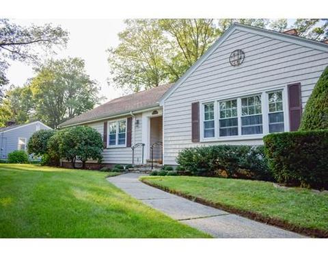 27 Graystone Cir, Worcester, MA 01606 photo 2