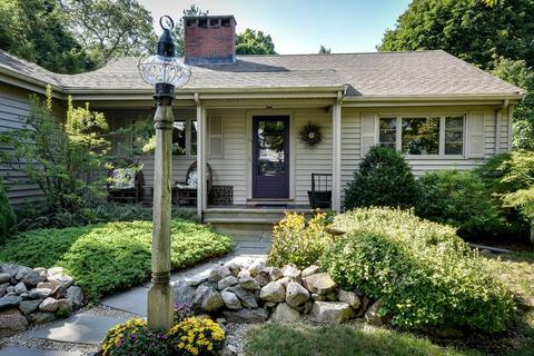 73 Crest Rd, Wellesley, MA 02482 photo 1