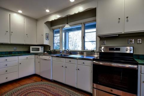 73 Crest Rd, Wellesley, MA 02482 photo 9