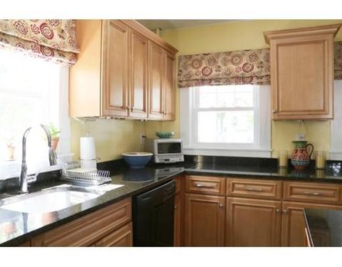 17 Maple St, Maynard, MA 01754 photo 9