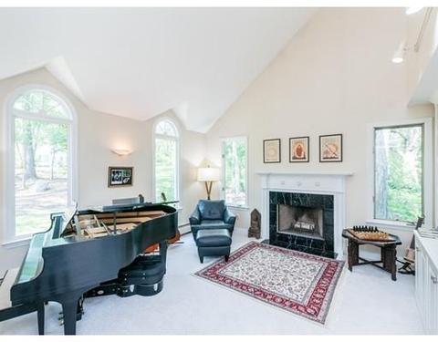 18 Cornish Dr, Hudson, MA 01749 photo 2