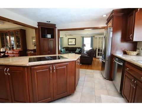 31 Juniper Dr, Saugus, MA 01906 photo 6