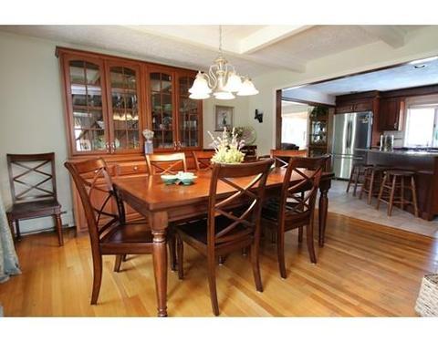 31 Juniper Dr, Saugus, MA 01906 photo 4