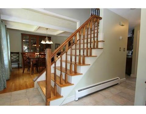 31 Juniper Dr, Saugus, MA 01906 photo 3