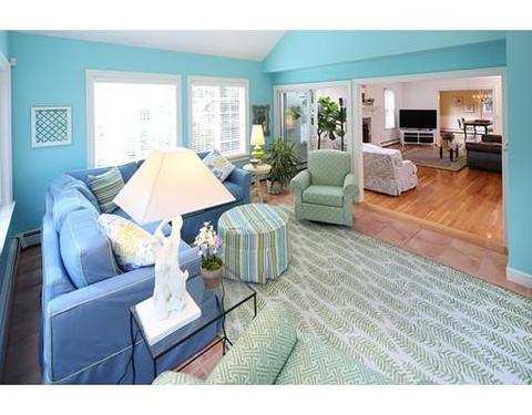 28 Hobart St, Hingham, MA 02043 photo 11