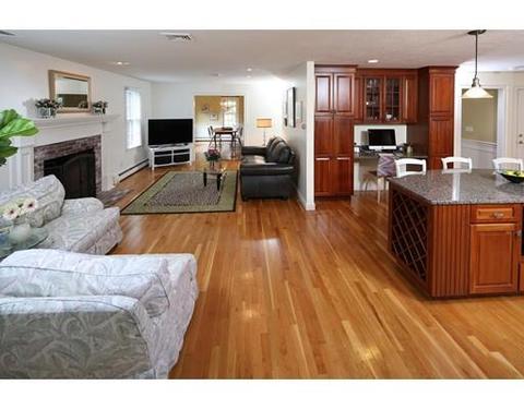 28 Hobart St, Hingham, MA 02043 photo 8