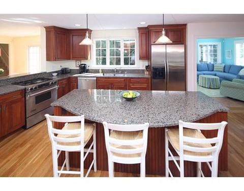 28 Hobart St, Hingham, MA 02043 photo 7