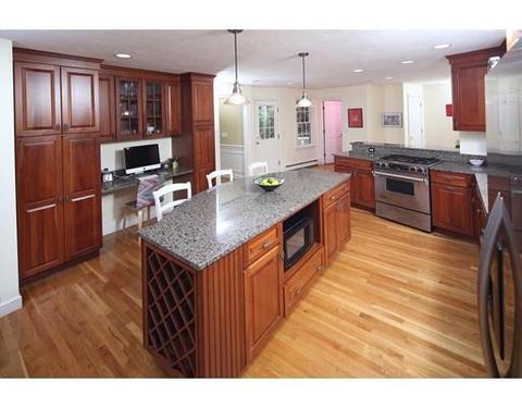 28 Hobart St, Hingham, MA 02043 photo 4