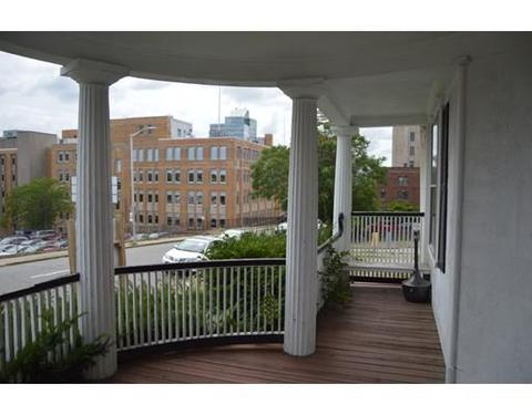 29 Chestnut St, Worcester, MA 01609 photo 3