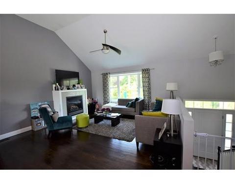 41 Lynwood St, Fall River, MA 02721 photo 4