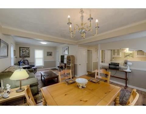 25 Lloyd Ave, Springfield, MA 01119 photo 5