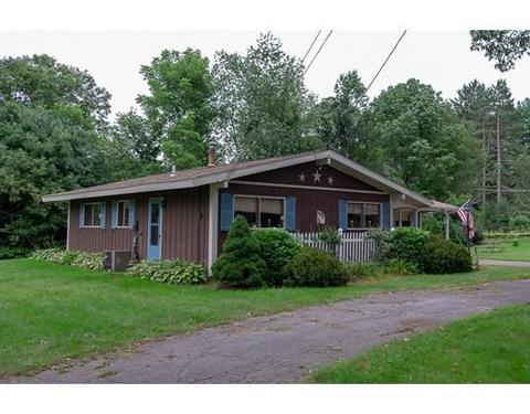 16 Brooks St, Upton, MA 01568 photo 3