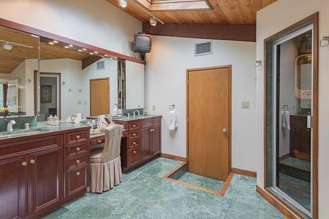 27 Spray Ave, Marblehead, MA 01945 photo 16
