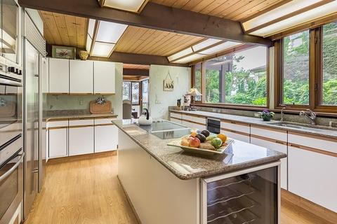 27 Spray Ave, Marblehead, MA 01945 photo 10