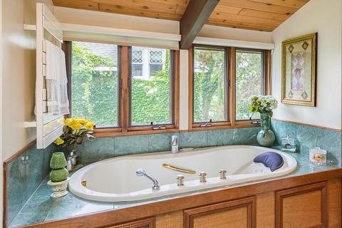 27 Spray Ave, Marblehead, MA 01945 photo 17