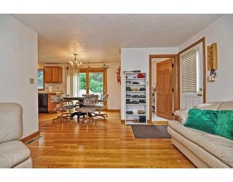 6 Memory Ln, Randolph, MA 02368 photo 3