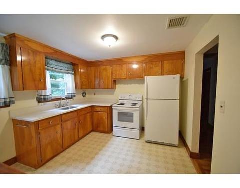 10 Everett St, Avon, MA 02322 photo 4