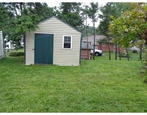 126 Croyden Ter, Springfield, MA 01104 photo 3