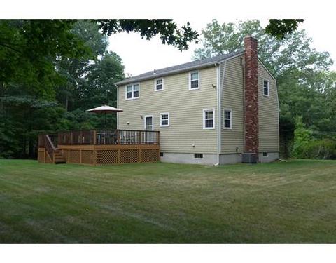 635 Maureen Cir, Mapleville, RI 02839 photo 4