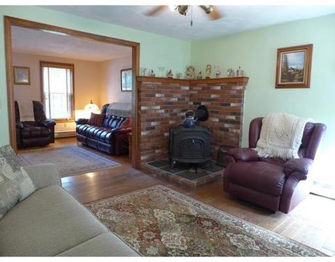 635 Maureen Cir, Mapleville, RI 02839 photo 18