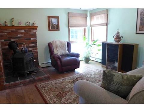 635 Maureen Cir, Mapleville, RI 02839 photo 16