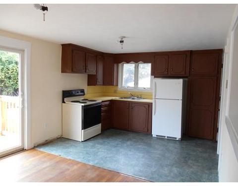 100 Loretta St, Springfield, MA 01118 photo 8