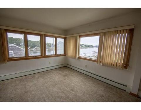 452 Washington St, Gloucester, MA 01930 photo 2