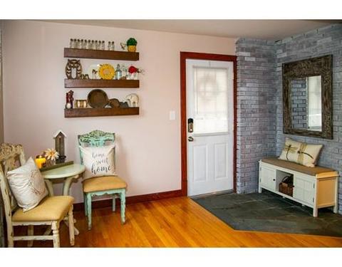110 Frontenac St, Chicopee, MA 01020 photo 4