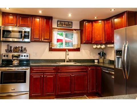 110 Frontenac St, Chicopee, MA 01020 photo 12
