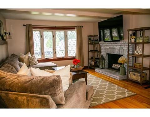 110 Frontenac St, Chicopee, MA 01020 photo 8