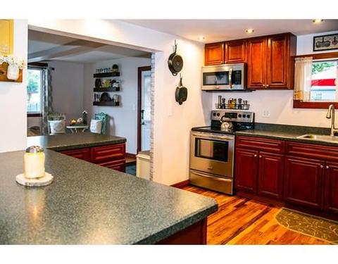 110 Frontenac St, Chicopee, MA 01020 photo 10